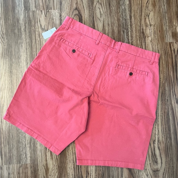 NEW!! GAP men’s 10” shorts, size 33 - Picture 2 of 3